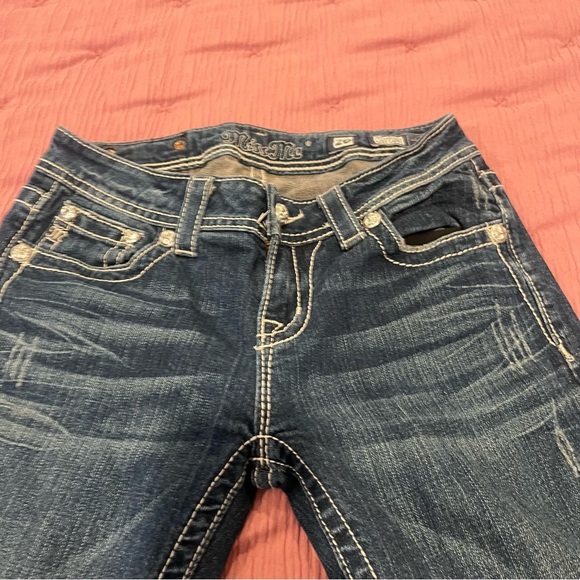 Miss Me Dark Wash Capris - Picture 2 of 10